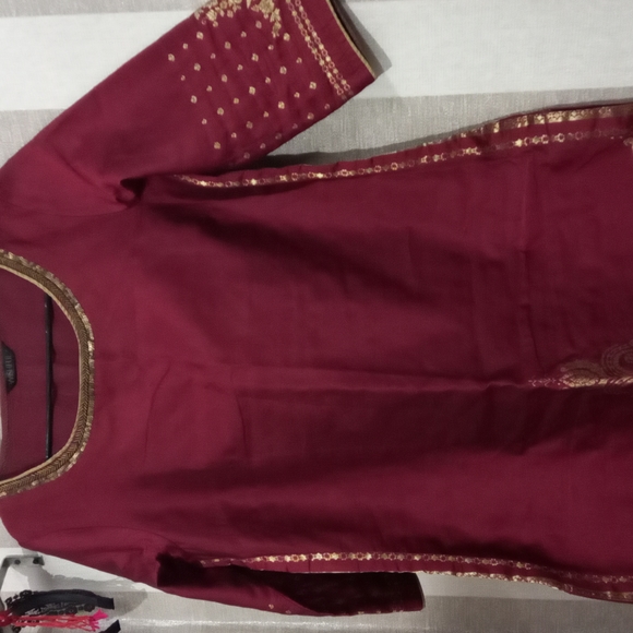 Wishful banarasi silk kurti size 8 - Picture 3 of 3